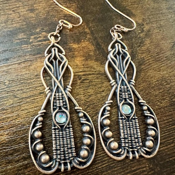 Experience Unique Elegance with Our Handcrafted Bohemian Copper Wire-Wrapped - Picture 4 of 8